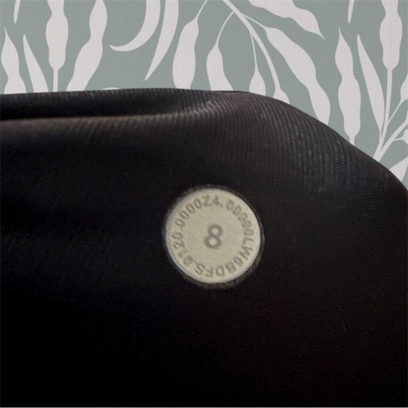 Lululemon Time To Sweat Crop - Picture 3 of 3